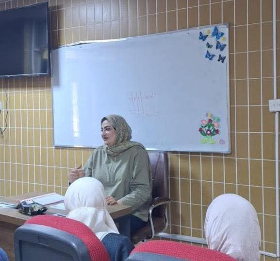 قسم الاقتصاد المنزلي يقيم ورشة عن : ((التأثير النفسي للألوان على صحة الفرد ))