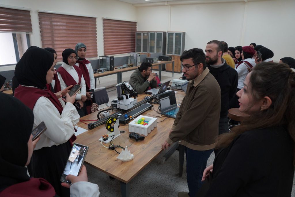 🔷#زيارة_علمية : كلية التربية للبنات تستكشف آفاق الذكاء الاصطناعي في تطوير المناهج•••